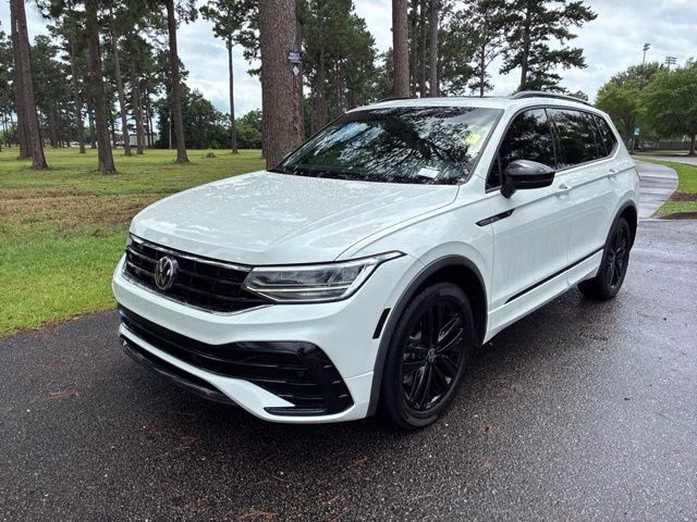 2022 White Volkswagen Tiguan 2.0T SE R-Line Black FWD SUV