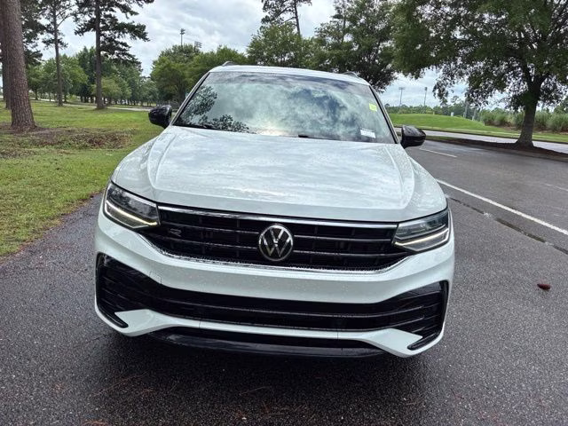 2022 White Volkswagen Tiguan 2.0T SE R-Line Black FWD SUV