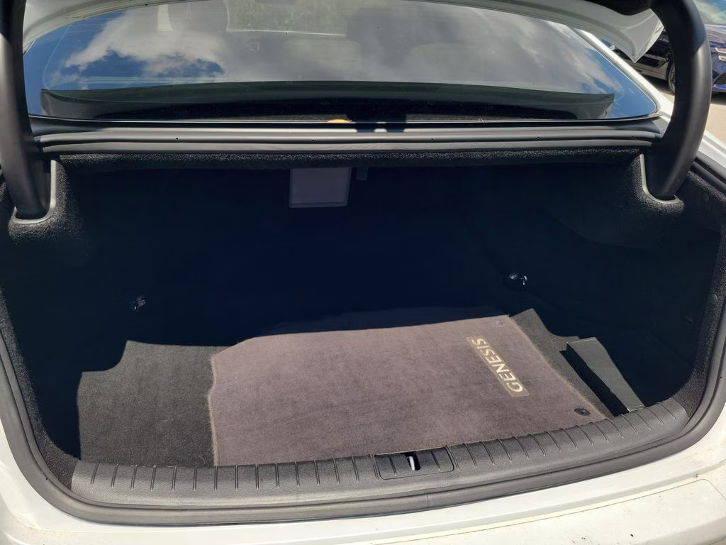 2018 Casablanca White Genesis G80 3.8L RWD Sedan