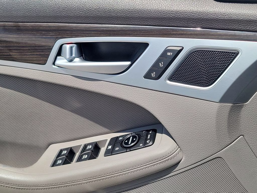 2018 Casablanca White Genesis G80 3.8L RWD Sedan