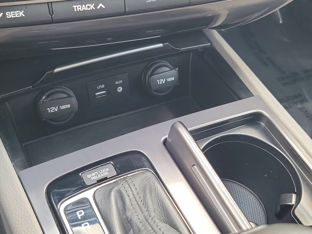 2018 Casablanca White Genesis G80 3.8L RWD Sedan