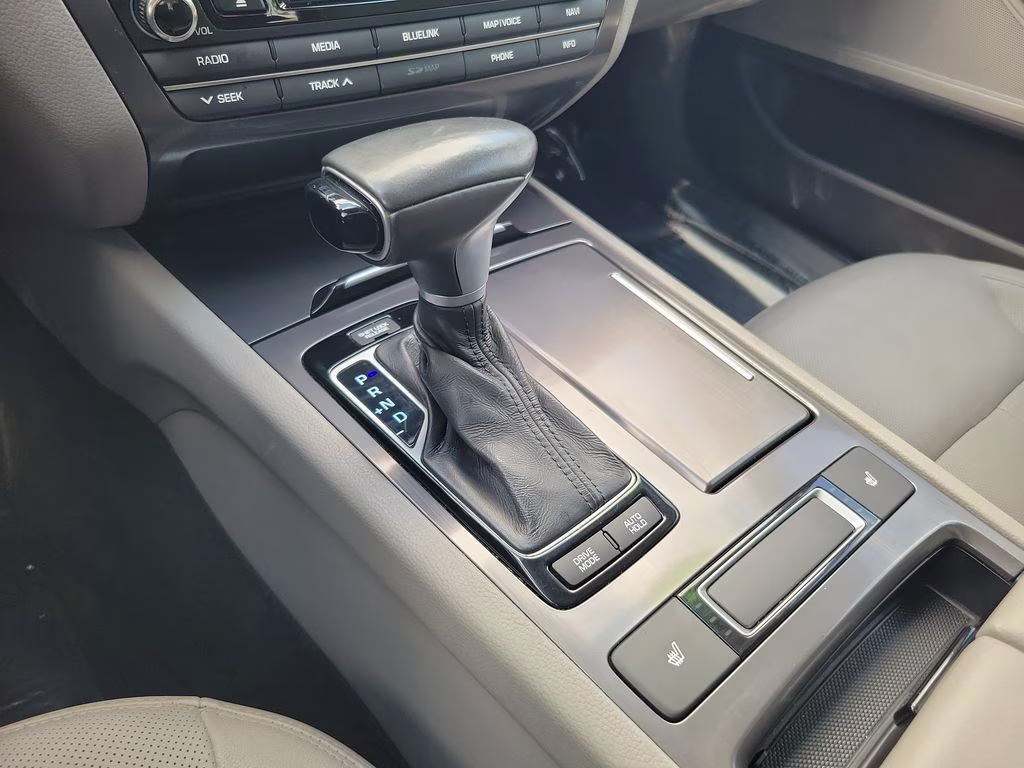 2018 Casablanca White Genesis G80 3.8L RWD Sedan