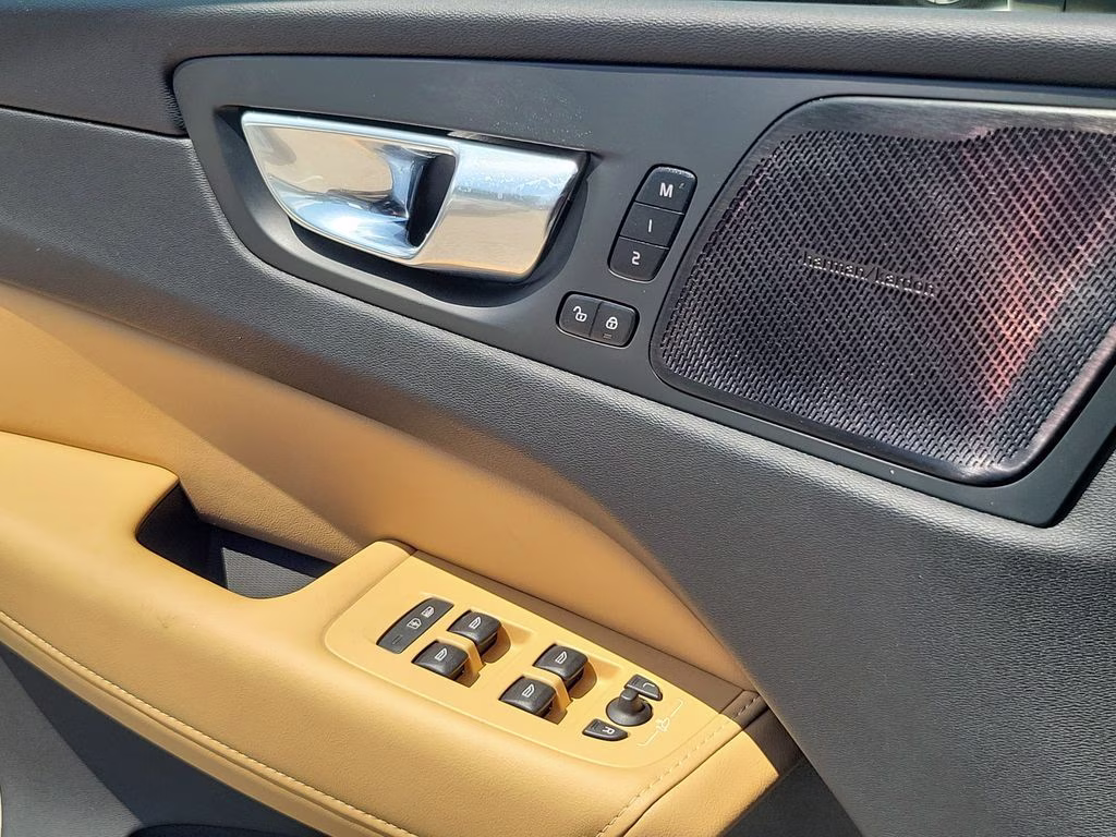 2023 Denim Blue Metallic Volvo XC60 Ultimate Bright Theme FWD SUV