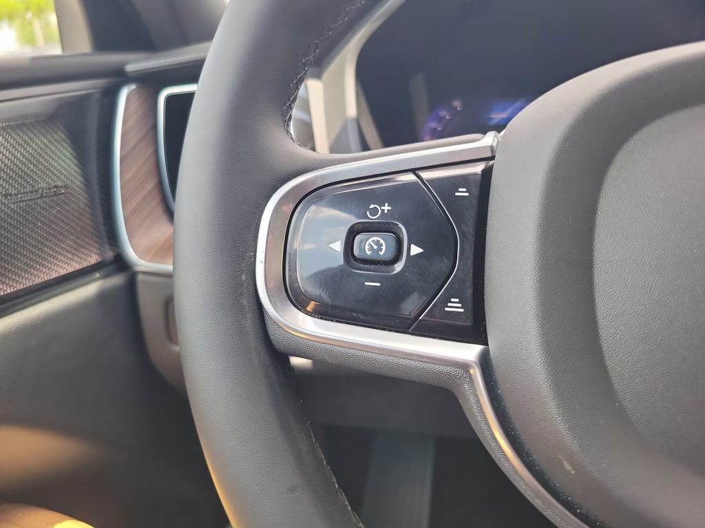 2023 Denim Blue Metallic Volvo XC60 Ultimate Bright Theme FWD SUV