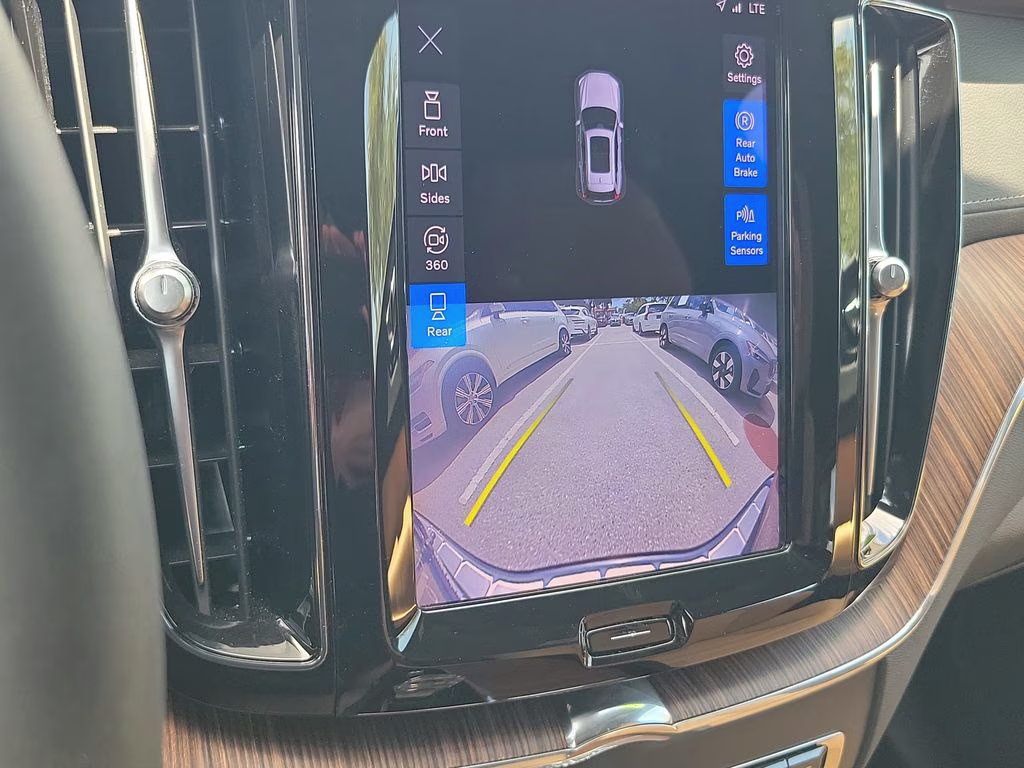 2023 Denim Blue Metallic Volvo XC60 Ultimate Bright Theme FWD SUV