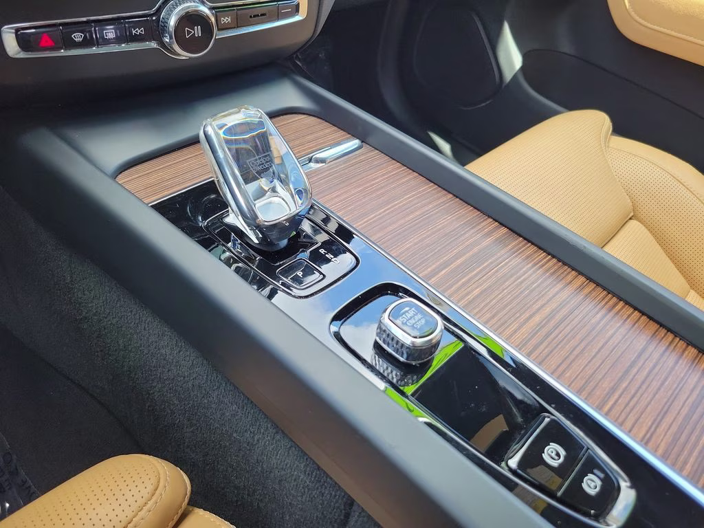 2023 Denim Blue Metallic Volvo XC60 Ultimate Bright Theme FWD SUV
