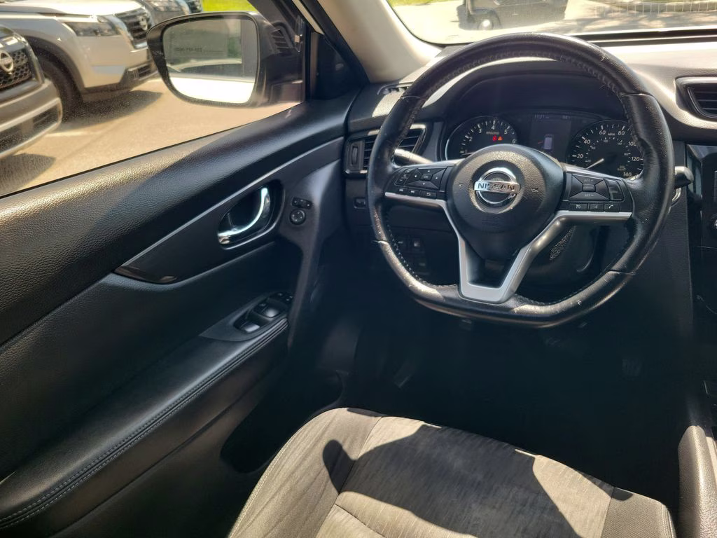 2020 Glacier White Nissan Rogue SV FWD SUV
