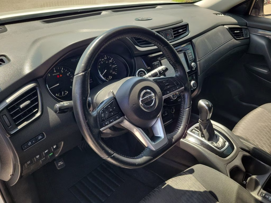 2020 Glacier White Nissan Rogue SV FWD SUV