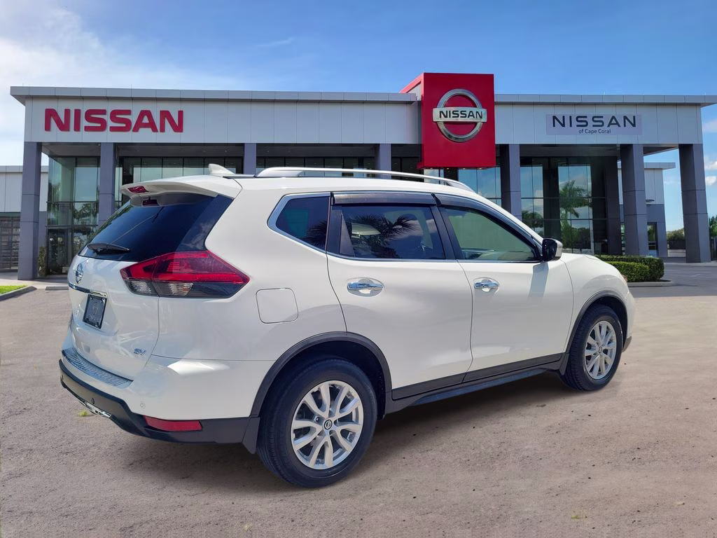 2020 Glacier White Nissan Rogue SV FWD SUV