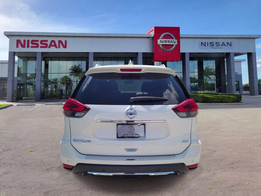 2020 Glacier White Nissan Rogue SV FWD SUV