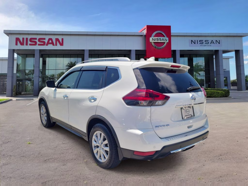 2020 Glacier White Nissan Rogue SV FWD SUV