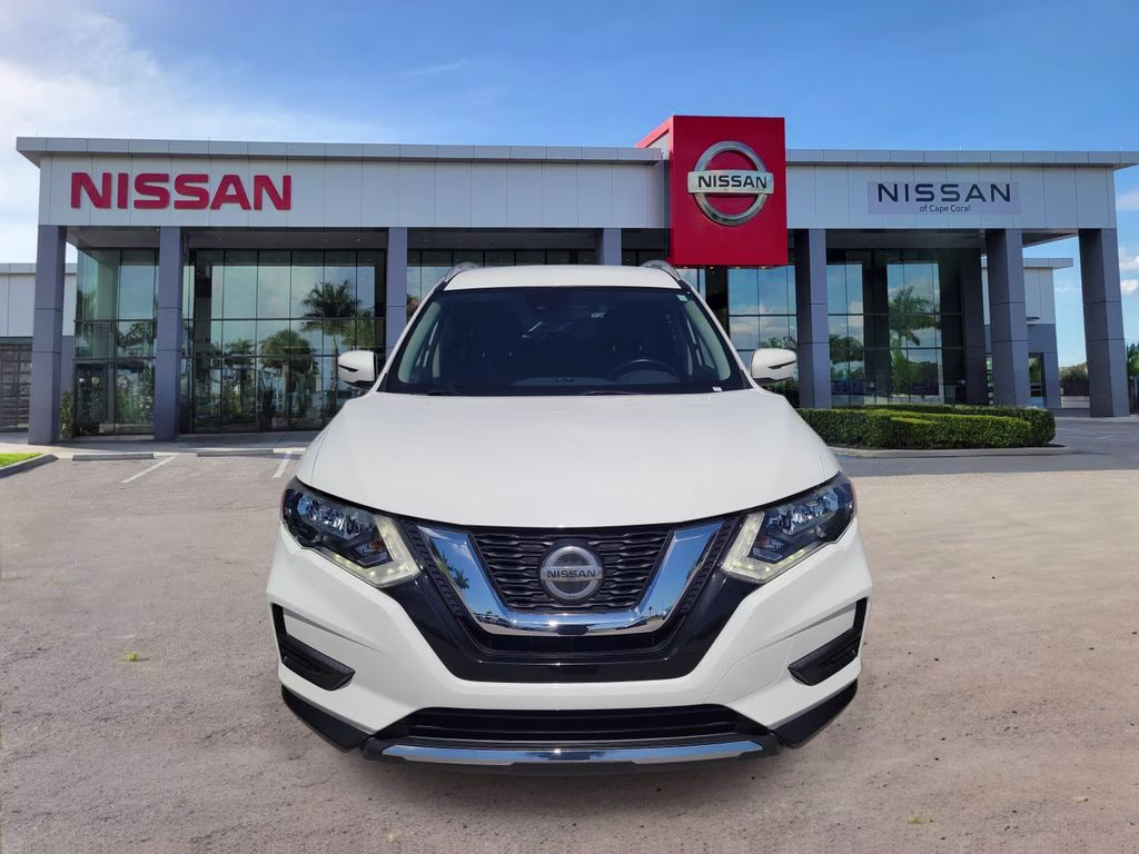 2020 Glacier White Nissan Rogue SV FWD SUV