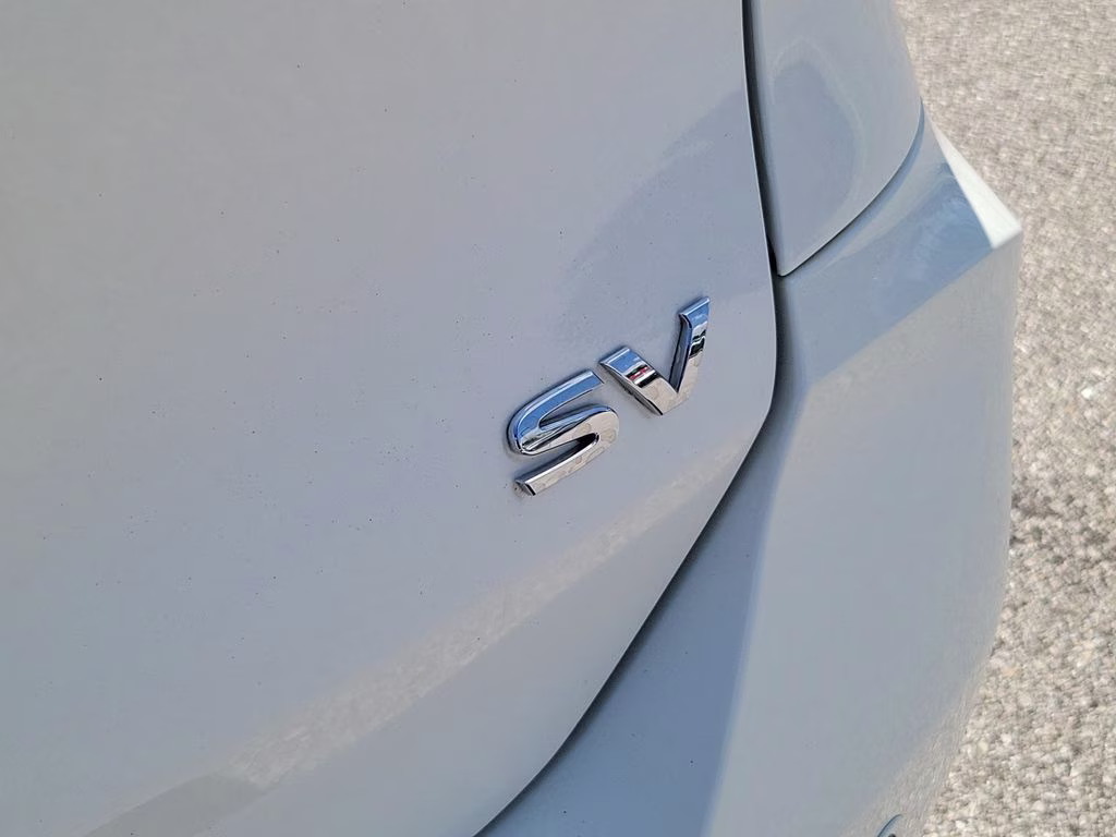 2020 Glacier White Nissan Rogue SV FWD SUV