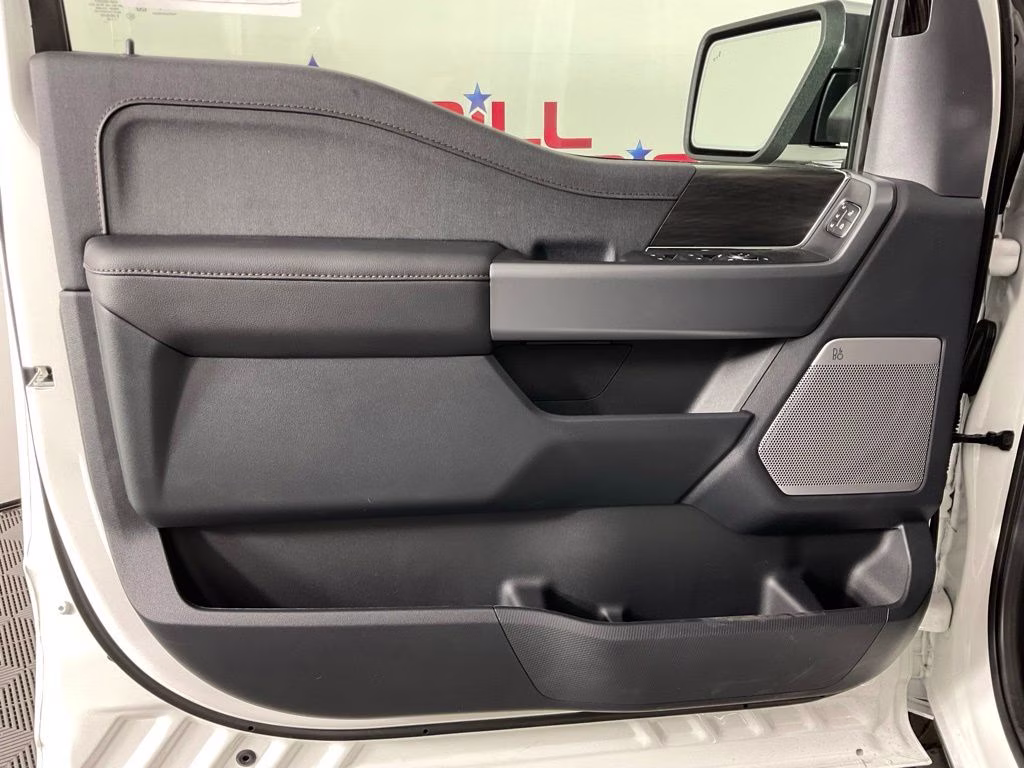 2026 White Metallic Ford F-150 Lariat 4X4 Truck