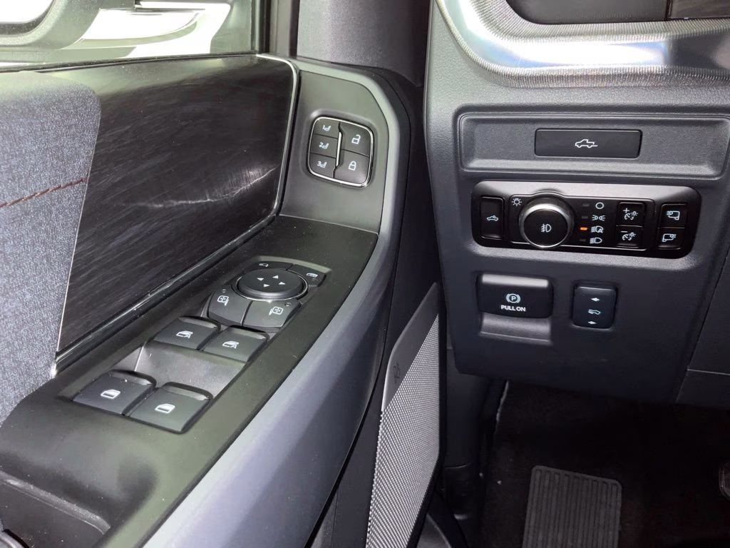 2026 White Metallic Ford F-150 Lariat 4X4 Truck