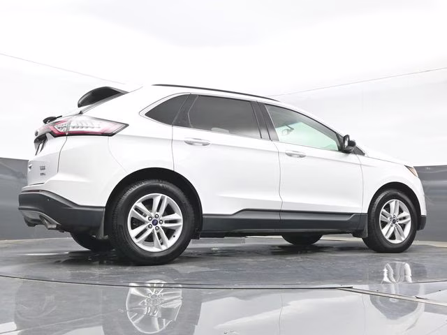 2018 Oxford White Ford Edge SEL FWD SUV