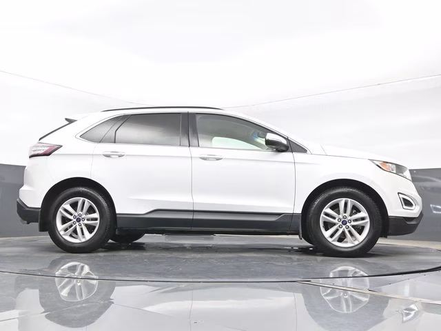2018 Oxford White Ford Edge SEL FWD SUV