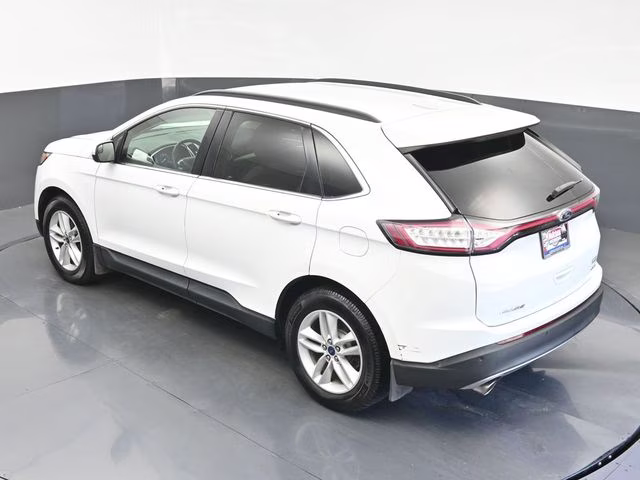 2018 Oxford White Ford Edge SEL FWD SUV