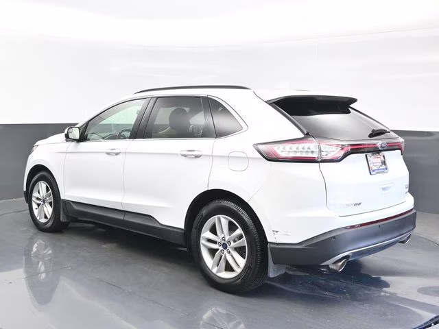 2018 Oxford White Ford Edge SEL FWD SUV