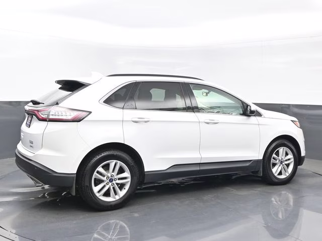 2018 Oxford White Ford Edge SEL FWD SUV