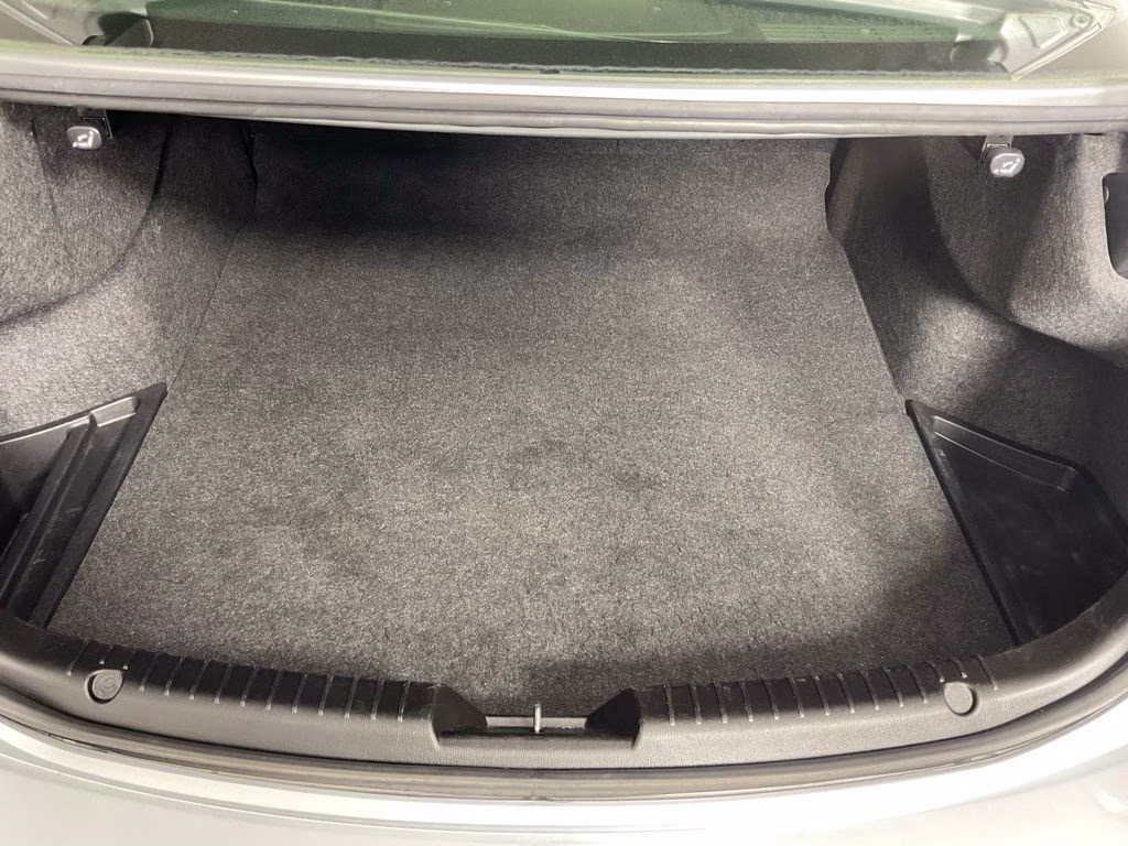 2016 Sonic Silver Metallic Mazda Mazda6 i Grand Touring FWD Sedan