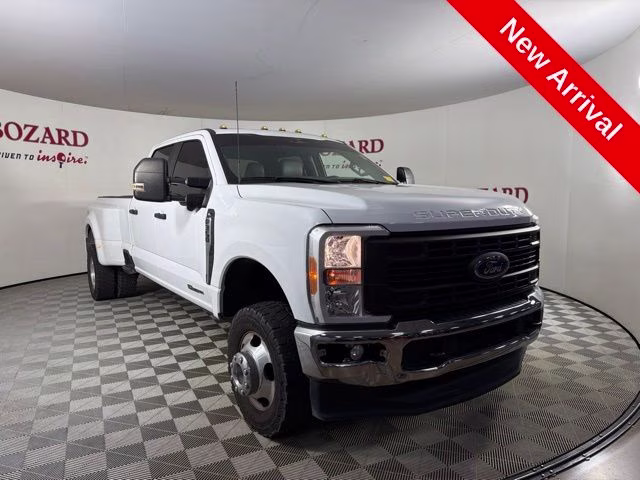 2023 Oxford White Ford Super Duty F-350 DRW XL DRW 4X4 Truck
