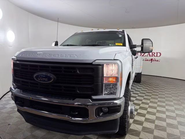 2023 Oxford White Ford Super Duty F-350 DRW XL DRW 4X4 Truck
