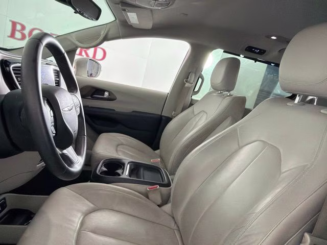 2017 White Chrysler Pacifica Touring L FWD Van