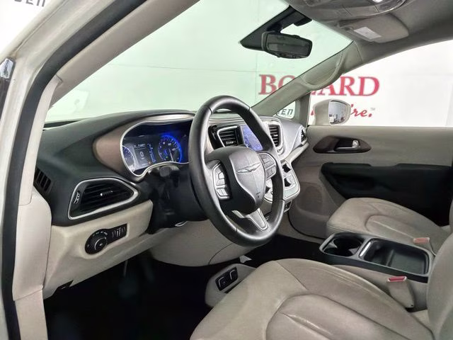 2017 White Chrysler Pacifica Touring L FWD Van