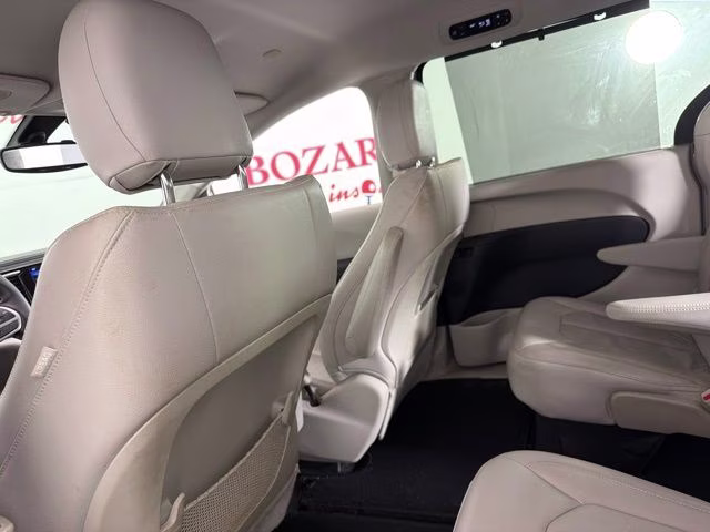 2017 White Chrysler Pacifica Touring L FWD Van