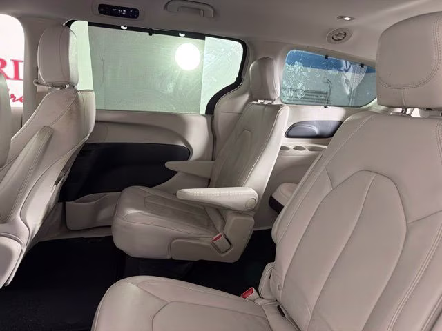 2017 White Chrysler Pacifica Touring L FWD Van
