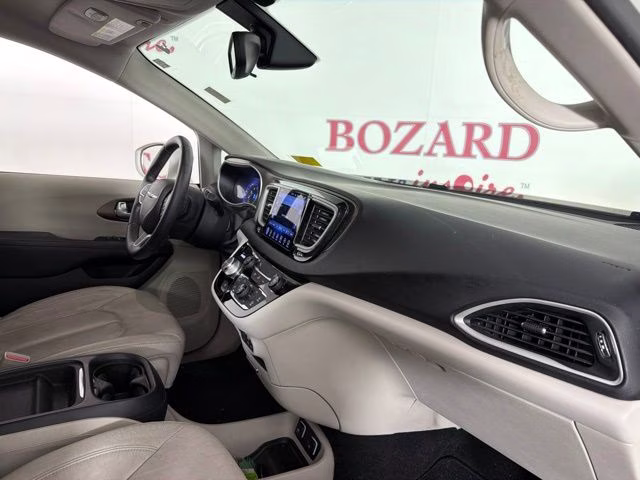 2017 White Chrysler Pacifica Touring L FWD Van
