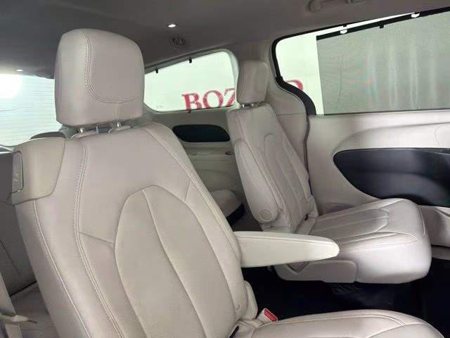 2017 White Chrysler Pacifica Touring L FWD Van