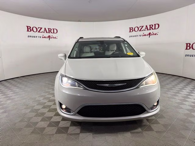 2017 White Chrysler Pacifica Touring L FWD Van