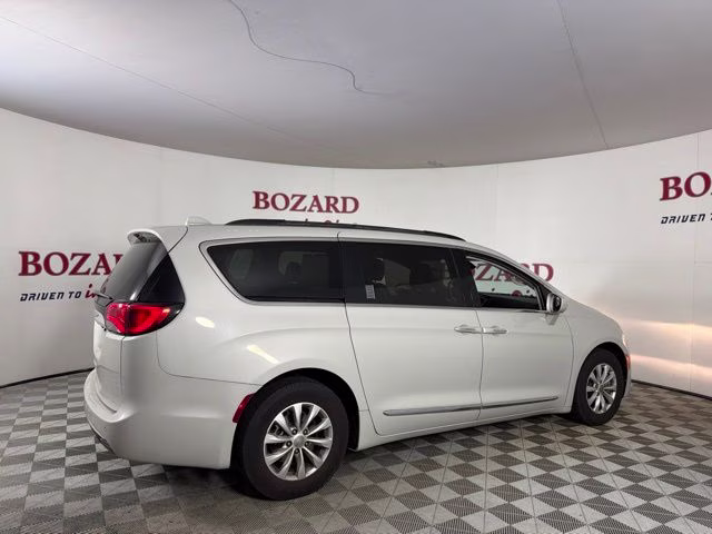 2017 White Chrysler Pacifica Touring L FWD Van