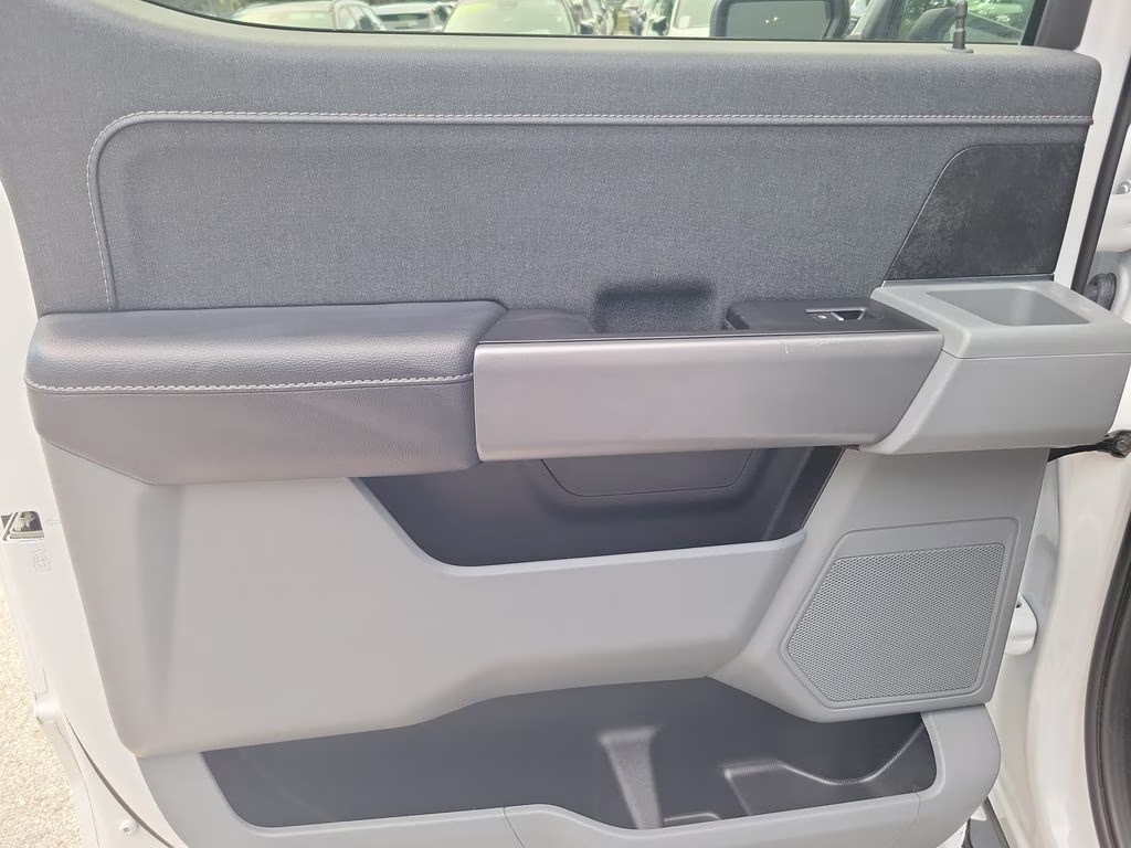 2023 Oxford White Ford F-150 Lightning XLT AWD Truck
