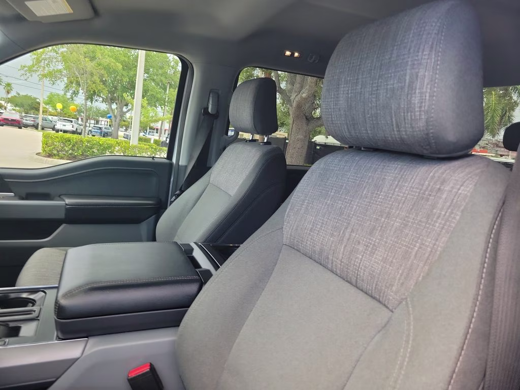 2023 Oxford White Ford F-150 Lightning XLT AWD Truck