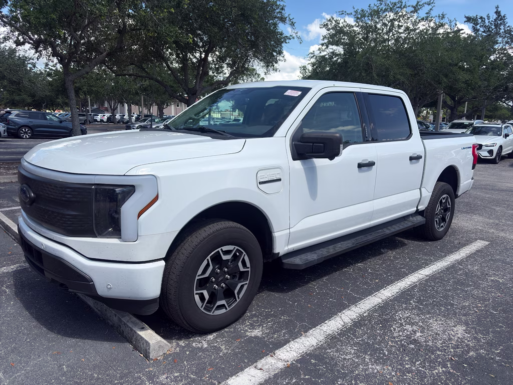 2023 Oxford White Ford F-150 Lightning XLT AWD Truck