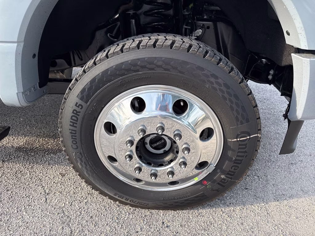 2026 Glacier Gray Metallic Tri-Coat Ford Super Duty F-450 DRW Lariat 4X4 Truck