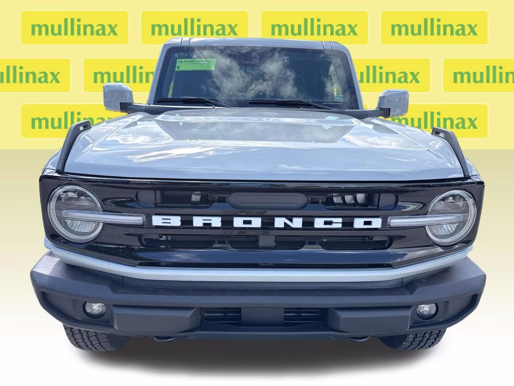 2026 Avalanche Gray Ford Bronco Outer Banks 4X4 SUV