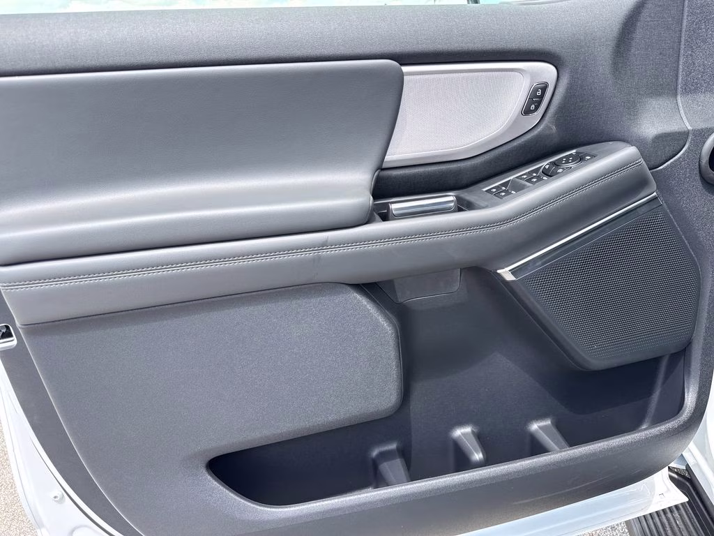 2026 Oxford White Ford Expedition Active RWD SUV