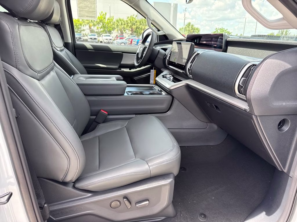 2026 Oxford White Ford Expedition Active RWD SUV