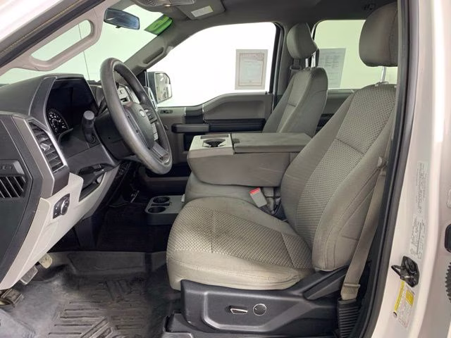 2016 Oxford White Ford F-150 XLT 4X4 Truck