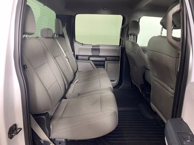 2016 Oxford White Ford F-150 XLT 4X4 Truck