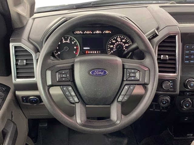 2016 Oxford White Ford F-150 XLT 4X4 Truck