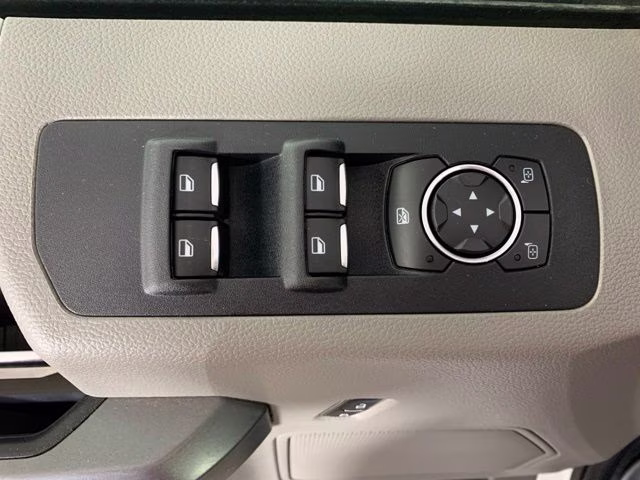 2016 Oxford White Ford F-150 XLT 4X4 Truck