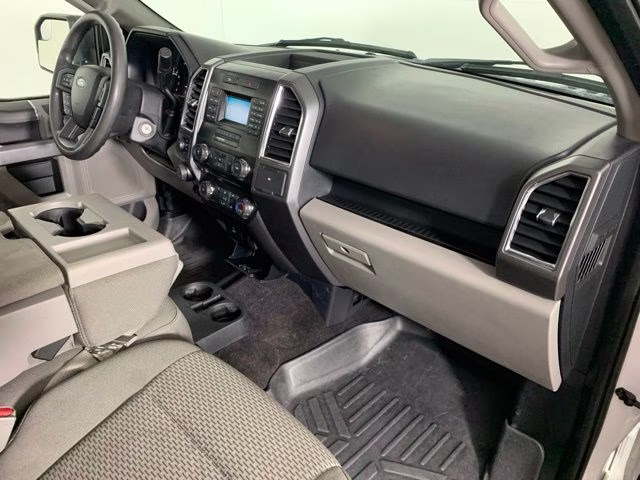 2016 Oxford White Ford F-150 XLT 4X4 Truck