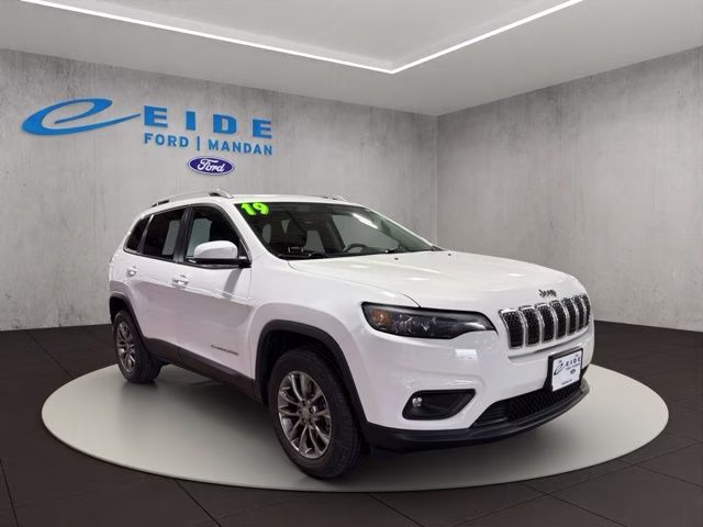 2019 Bright White Clearcoat Jeep Cherokee Latitude Plus 4X4 SUV