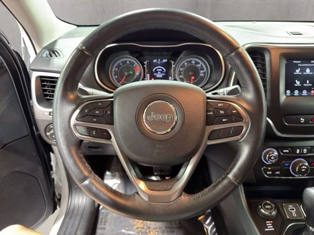 2019 Bright White Clearcoat Jeep Cherokee Latitude Plus 4X4 SUV