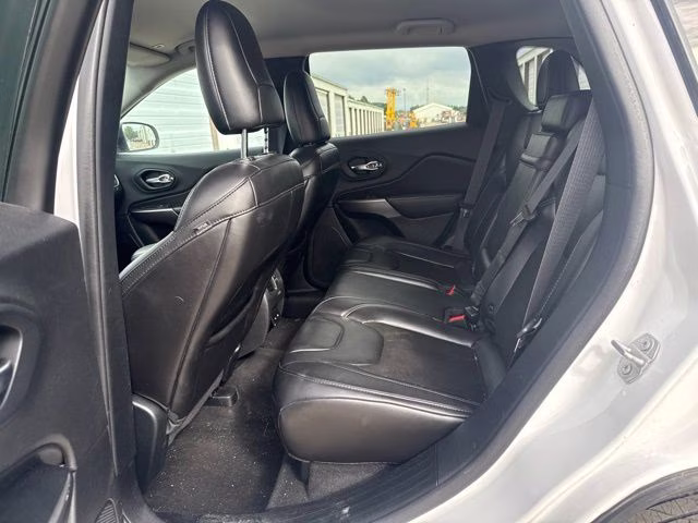 2019 Bright White Clearcoat Jeep Cherokee Latitude Plus 4X4 SUV